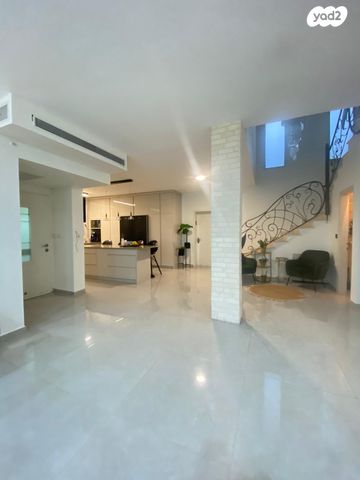 בית פרטי/ קוטג', בת הדר