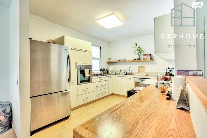 דירה, זלמן שניאור, הרצליה