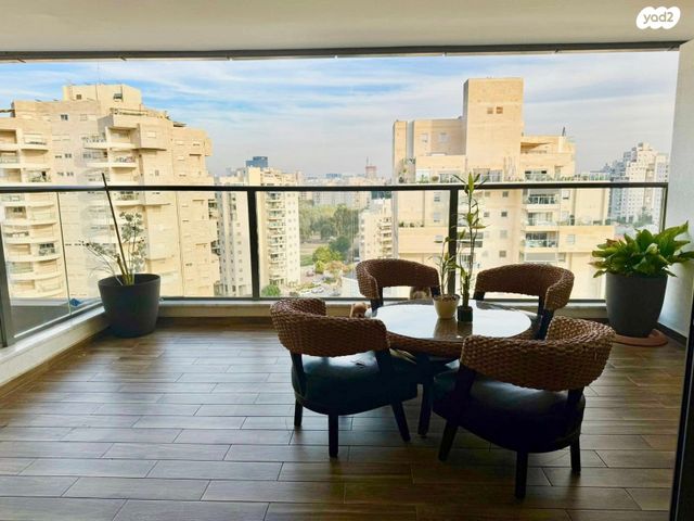 דירה, פנחס אילון, קרית אילון, חולון