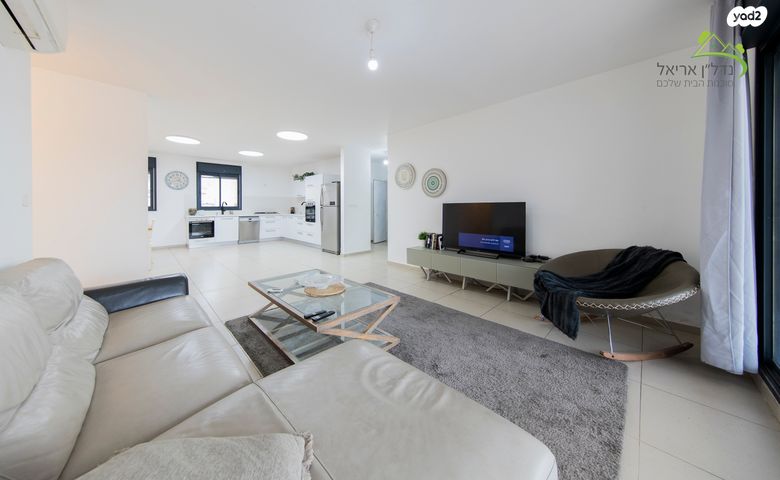 גג/ פנטהאוז, הערבה, אריאל