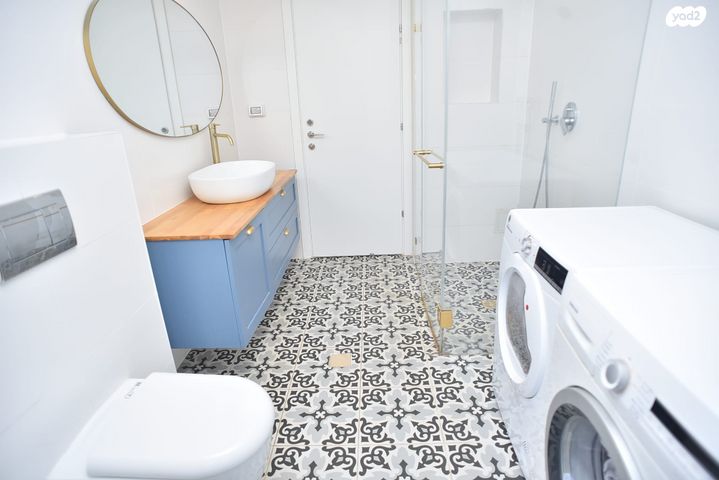 דירת גן, ארבע אמהות, גדרה