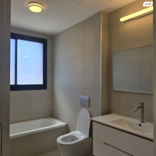 דירה, אלון, רמת השרון