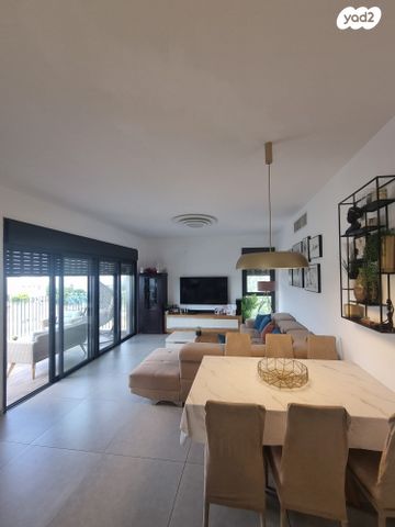 דירה, כפר יונה