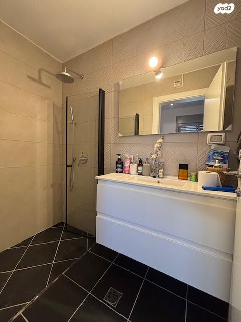 דירה, גבעת סביון, גני תקווה