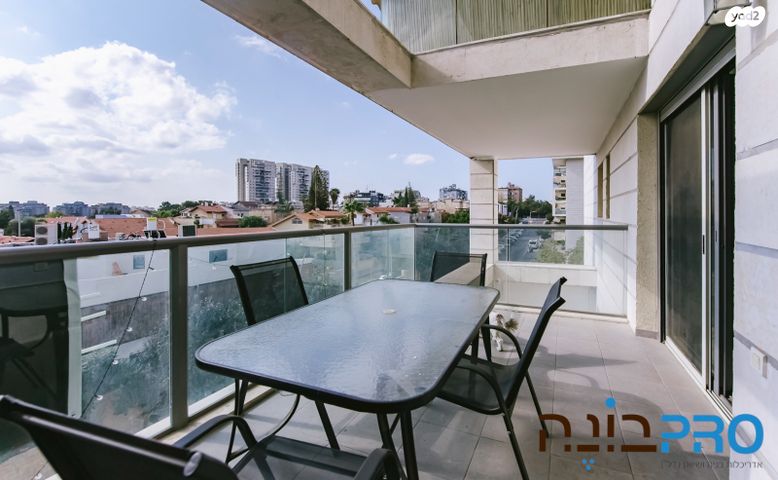 דירה, שלמה אלירז, רמב"ם, ראשון לציון