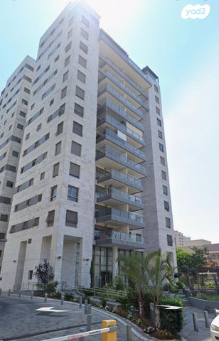 דירה, פנחס אילון, קרית אילון, חולון