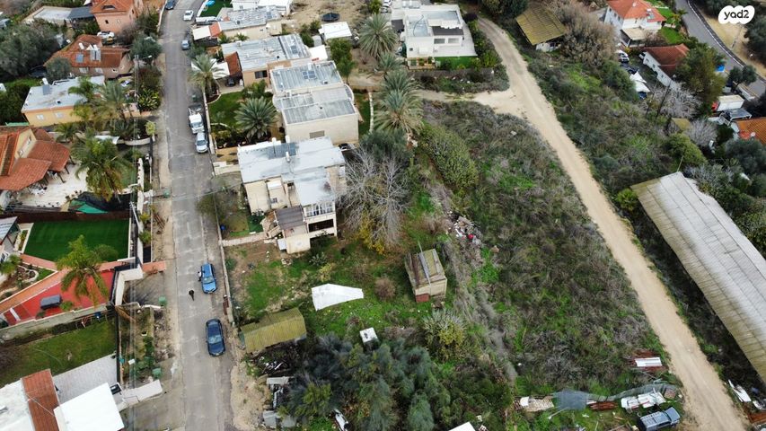 משק חקלאי/ נחלה, הכלנית, תרום