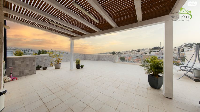 גג/ פנטהאוז, הערבה, אריאל