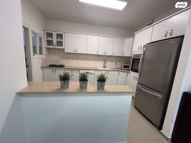 דירה, כפר סבא