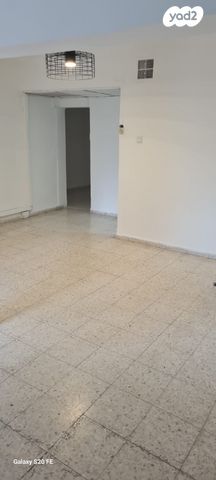 דירת גן, השלום, שיכון ג, טבריה