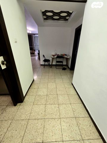 דירה, החפץ חיים, רמב"ם, ראשון לציון