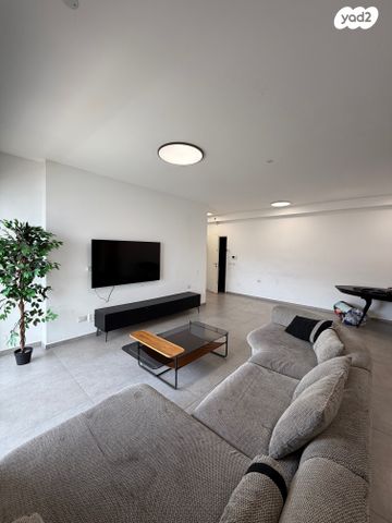 דירה, מנחם ארבר 13, נווה עופר, תל כביר, תל אביב יפו