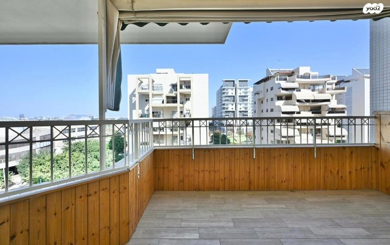 דירה, הצופים, נעורים, ראשון לציון