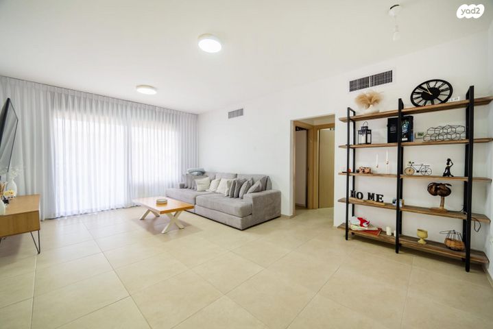 שייקה אופיר 