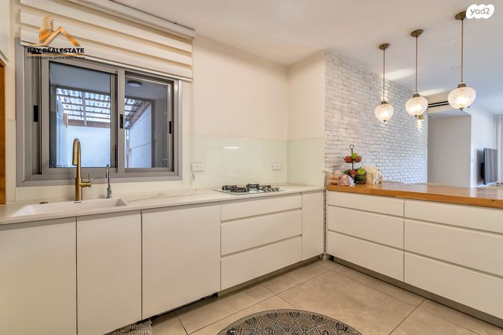 דירת גן, שדרות ז'בוטינסקי 3, נווה אילן - אזרחי, יבנה