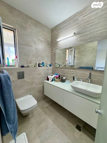 גג/ פנטהאוז, קוסטה ריקה, עיר גנים, ירושלים