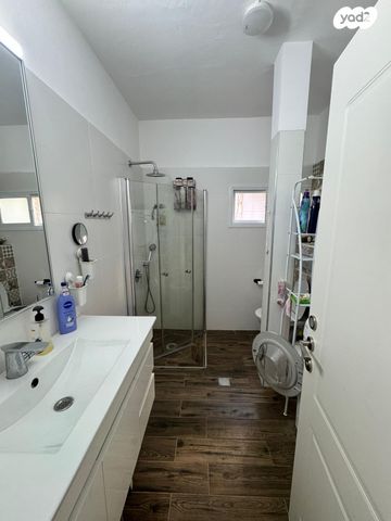 דירה, עזרא, ג' / מרכז מזרח העיר, רחובות