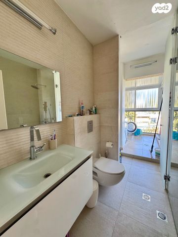 גג/ פנטהאוז, קוסטה ריקה, עיר גנים, ירושלים