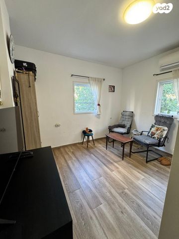 דירה, עזרא, ג' / מרכז מזרח העיר, רחובות