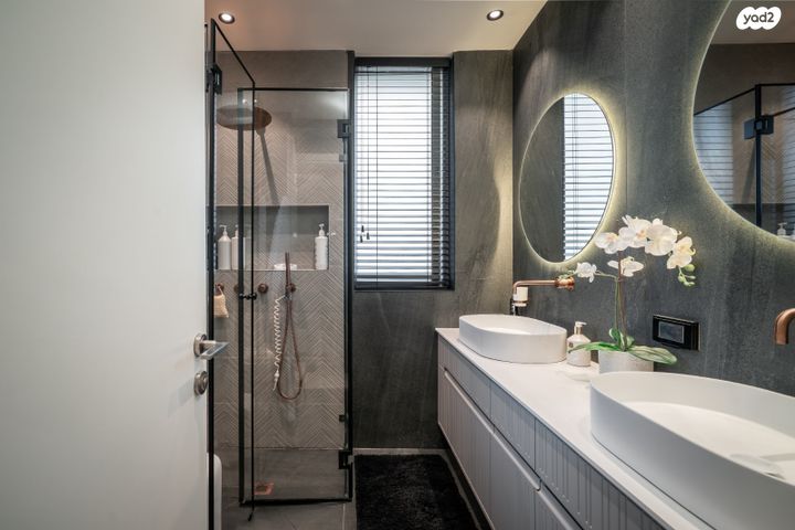 גג/ פנטהאוז, ארלוזורוב, גבעתיים