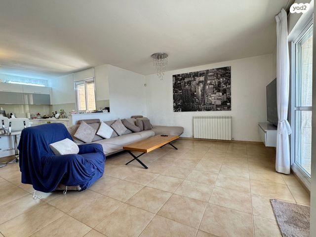 גג/ פנטהאוז, קוסטה ריקה, עיר גנים, ירושלים