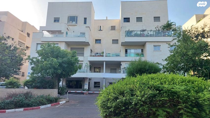 דירת גן, אוסקר שינדלר 40, צהלה, תל אביב יפו