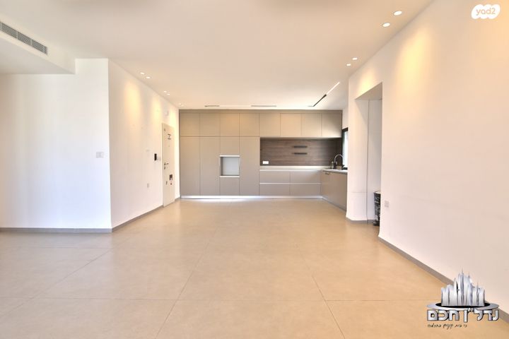 גג/ פנטהאוז, הרב קוק, מוצקין הותיקה, קרית מוצקין