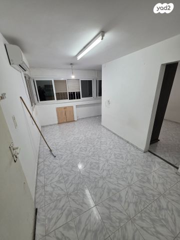 יצחק ניידיץ' 