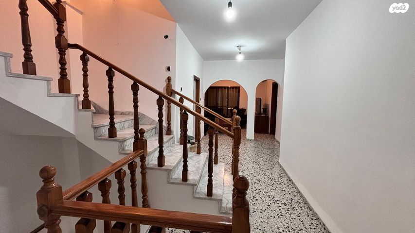 דירה, הקדושים, טבריה