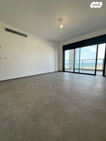 דירה, הרב הרצוג, נתניה