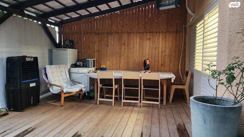 דו משפחתי, קרני שומרון