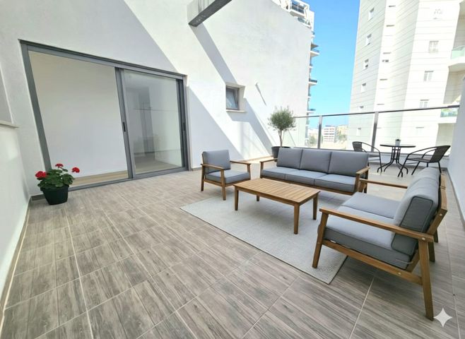 גג/ פנטהאוז, שדרות הרב לוין 5, גני מרום, רמת גן