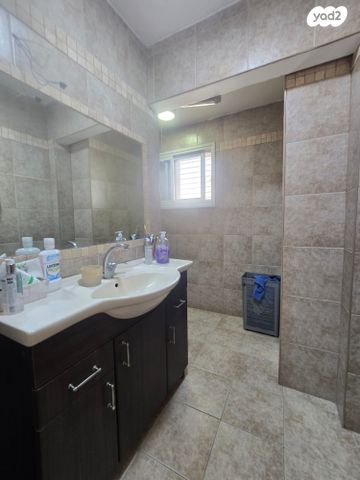 דירה, יצחק רבין, צפת