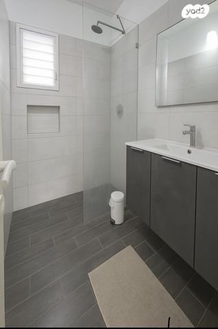 דירה, פנחס רוטנברג, נווה רם, שיכון מזרחי, רמת גן