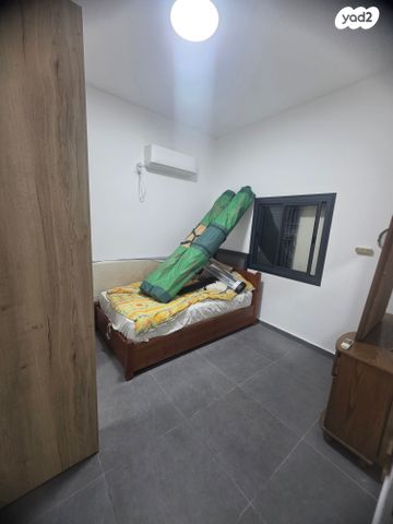 דירה, יגאל יחיא, מרמורק, רחובות