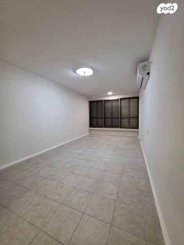 דירה, יצחק בן צבי, קרית חיים מזרחית, חיפה