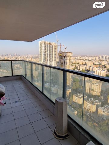 דירה, הרב ניסנבאום 37, בת ים