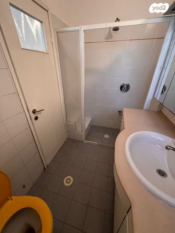 דו משפחתי, חיים גלעד 16, בת גנים, פתח תקווה