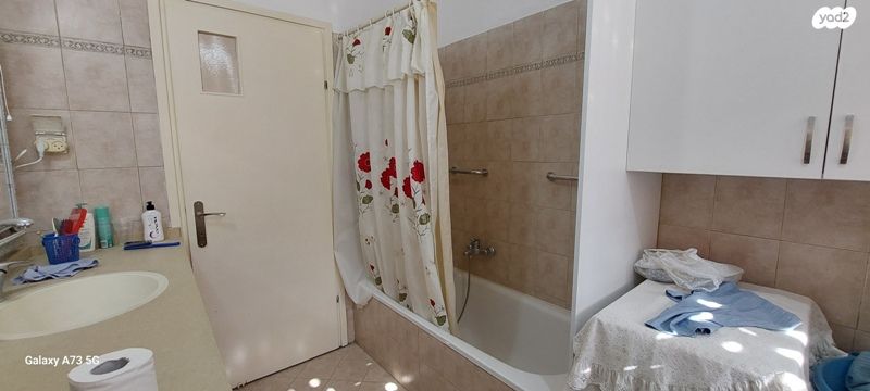 דירה, הרב יצחק נסים, חומת שמואל, הר חומה, ירושלים