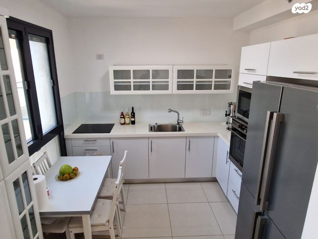 דירה, הרב ניסנבאום 37, בת ים