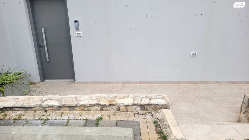 דו משפחתי, קרית טבעון