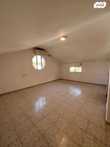 דו משפחתי, חיים גלעד 16, בת גנים, פתח תקווה