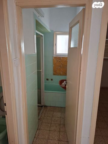 דירה, הרב קוקיס, בת ים