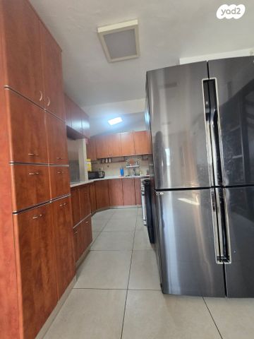 דירה, יצחק רבין, צפת