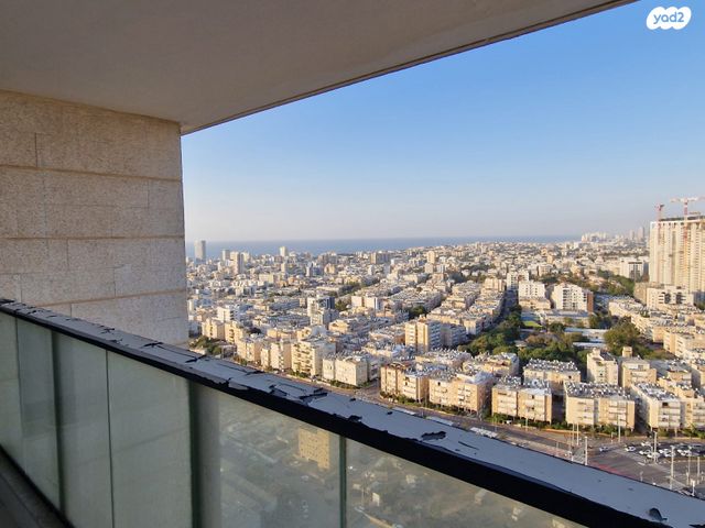 דירה, הרב ניסנבאום 37, בת ים