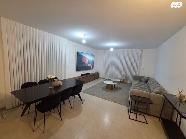 רמת נבון . הר כרמי