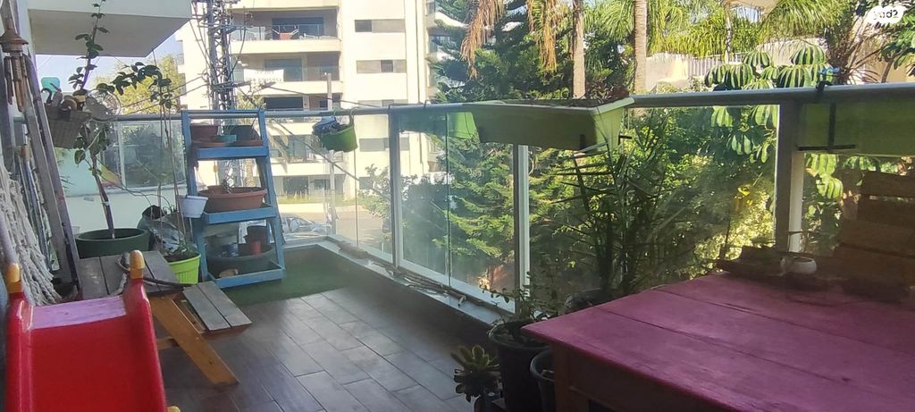 דירה, הבנים, הרצליה