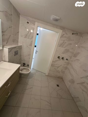 דירה, הרב הרצוג, נתניה