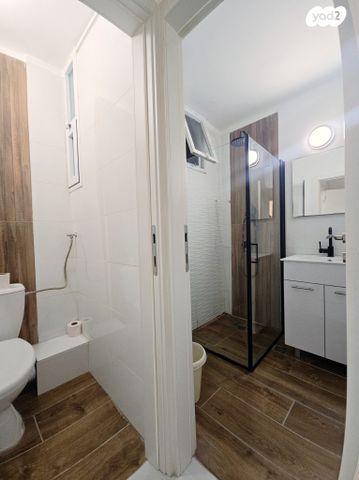 דירה, המיסדים, כרמיאל