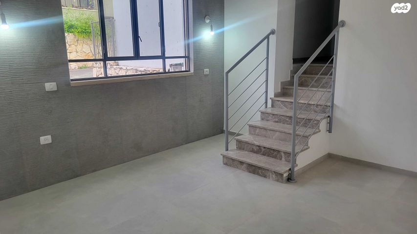 דו משפחתי, קרית טבעון